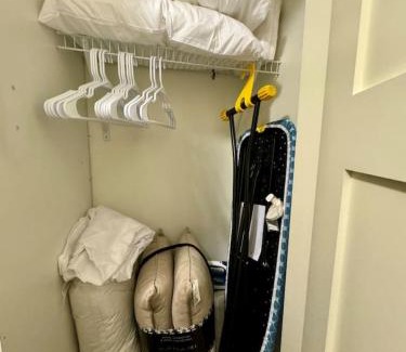 East Side House | Cozy 1BR Near Skytrain - Explore Vancouver Easily