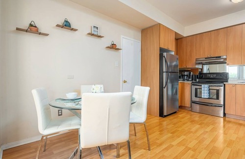 Churchill Meadows Condo | Cozy 1BR Townhome Apartment