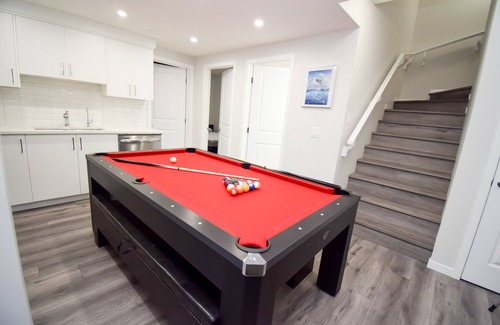 Southeast Calgary House | Cozy 1BR wt. Home Office & Entire Suite