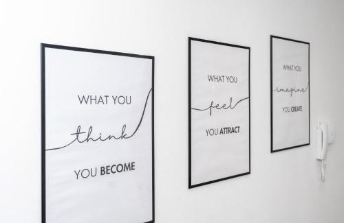 Salford Apartment | Cozy 2 Bed Apartment - Unlimited Wi-Fi - Free Parking - Sleeps 6 - By Old Trafford