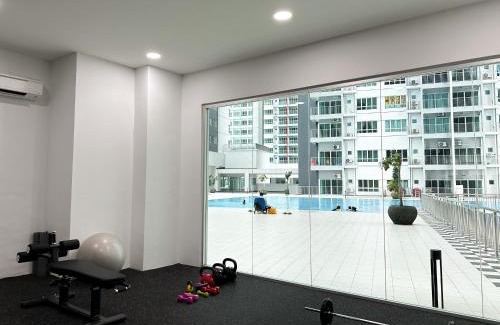 Pengkalan Tentera Udara Diraja Malaysia Apartment | Cozy 2-bed retreat - F&B Mart - Chan Sow Lin