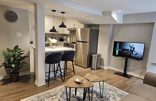 East Credit Apartment | Cozy 2 Bed Rooms Apartment in Prime Location!