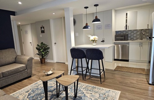 East Credit Apartment | Cozy 2 Bed Rooms Apartment in Prime Location!