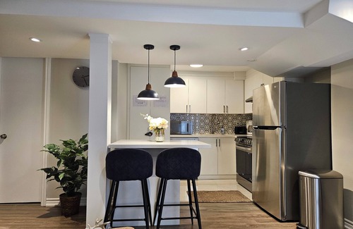 East Credit Apartment | Cozy 2 Bed Rooms Apartment in Prime Location!