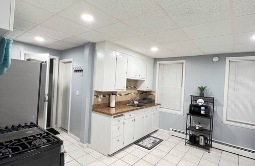 New Britain Apartment | Cozy 2-bedroom apartment in charming New Britain with WiFi