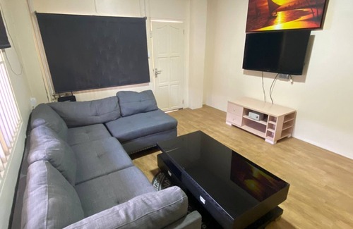 Paramaribo House | Cozy 2-bedroom apartment in charming Paramaribo with AC, WiFi