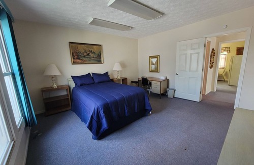 Buckhannon Apartment | Cozy 2-bedroom apartment nestled between Wesleyan & Academy School with AC, WiFi