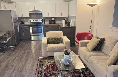 Lynn Valley House | Cozy 2 bedroom basement suite in North Vancouver