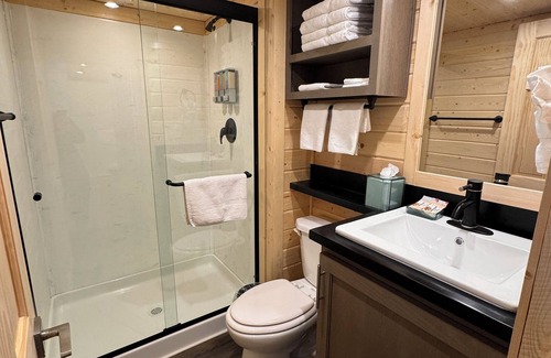 Moab South Valley Cabin | Cozy 2-bedroom cabin #106 in awesome Moab with AC, Wi-Fi