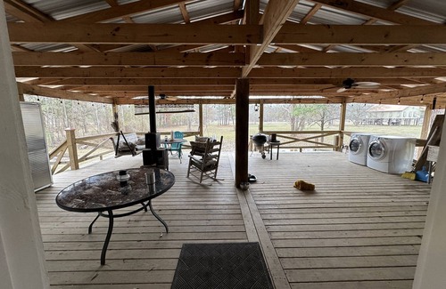 Kokomo Cabin | Cozy 2-bedroom cabin with AC on the Pearl River in Angie. LA
