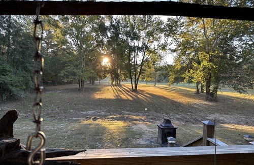 Kokomo Cabin | Cozy 2-bedroom cabin with AC on the Pearl River in Angie. LA