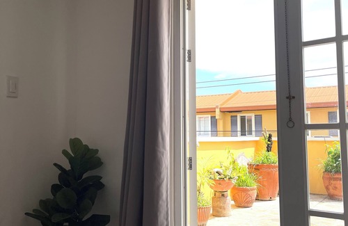 Tarlac House | Cozy 2-bedroom house in welcoming Tarlac with pool access