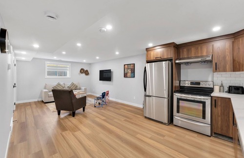 Haysboro House | Cozy 2 Bedroom Secondary suite (basement)