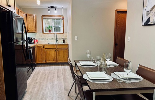 Red Deer House | Cozy 2bed Guest suite with separate entry