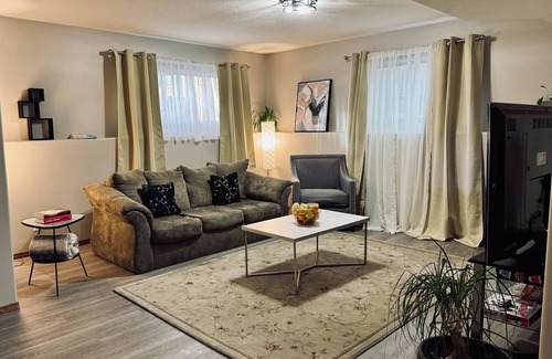 Red Deer House | Cozy 2bed Guest suite with separate entry