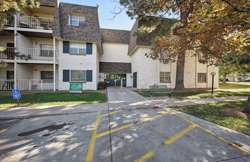 Southeast Apartment | Cozy 2BR/1BA Apt - Close to Denver University!