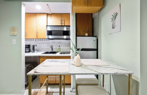 East Village Apartment | Cozy 2BR/1BA Apt in Kips Bay!