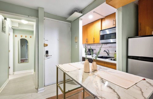 East Village Apartment | Cozy 2BR/1BA Apt in Kips Bay!