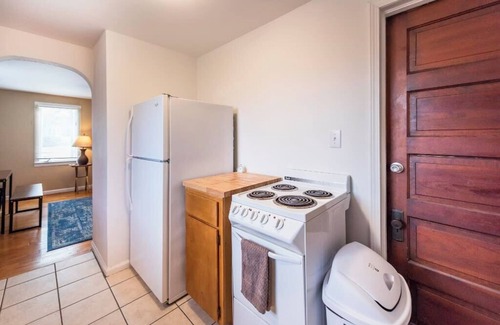 Arborview Neighborhood Apartment | Cozy 2BR Loft, Stroll to Downtown A2