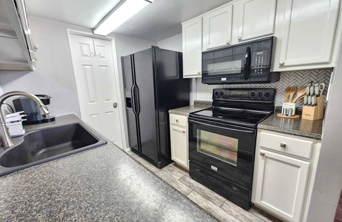 Mesa House | Cozy 2BR - Patio - Pet Friendly