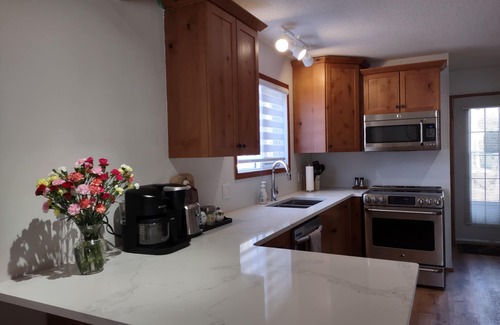 Westerose House | Cozy 3 bedroom house with lake access. SW side of Pigeon Lake in Poplar Bay