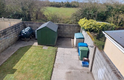 Annacotty House | Cozy 3 bedroom in Bruff, 20 minutes from Limerick city .