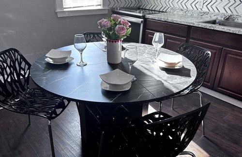 Glenwood House | Cozy 3-bedroom townhome in welcoming Glenwood with WiFi, AC and Park 2 min drive