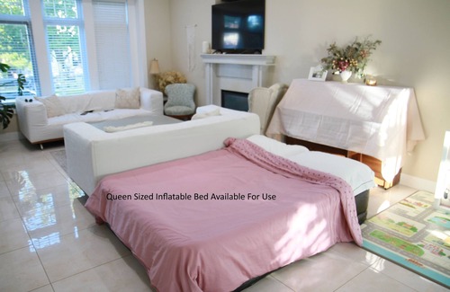 Sunset House | Cozy 3BR 3BA house, family friendly w/A/C, free parking, private patio and BBQ