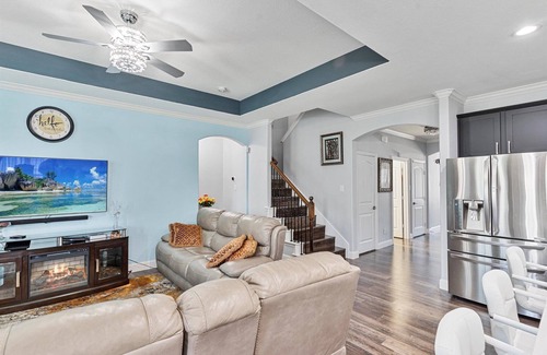 Little Elm House | Cozy 4 bedroom 3.5 bath home located in the heart of Little Elm.