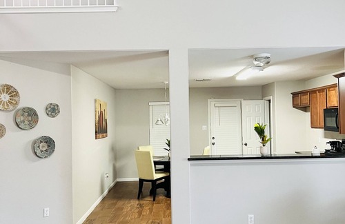Manor House | Cozy 4 Bedrooms Home In Austin Tx 30 mins From Downtown Austin
