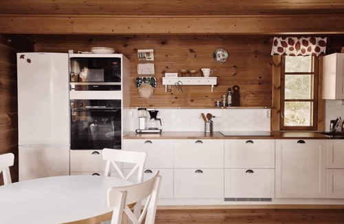 Asikkala Apartment | Cozy 4BR Lakeside Cottage with Sauna & Outdoor Grill