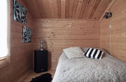 Asikkala Apartment | Cozy 4BR Lakeside Cottage with Sauna & Outdoor Grill