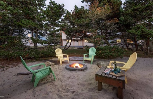 Pacific City House | Cozy A-frame next to beach