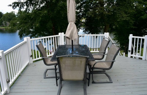 Hudson Cottage | Cozy A-frame on Lime Lake