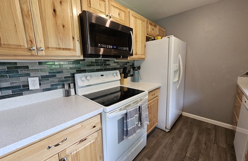 Abbott Loop House | Cozy Alaskan home in quiet neighborhood: pet friendly with a fenced backyard!