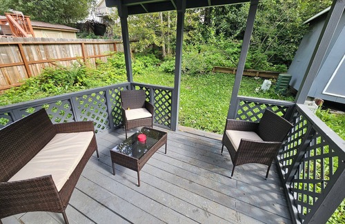 Abbott Loop House | Cozy Alaskan home in quiet neighborhood: pet friendly with a fenced backyard!