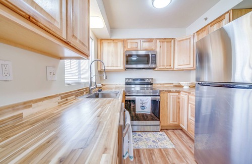 Midtown Anchorage Apartment | Cozy Anchorage Apartment w/Mountain Views