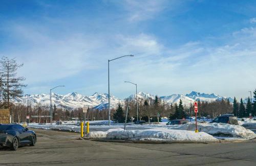 Midtown Anchorage Apartment | Cozy Anchorage Apartment with Mountain Views