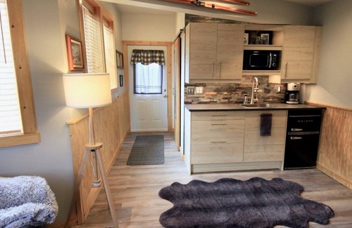 Garfield Cabin | Cozy and Affordable- minutes to Monarch