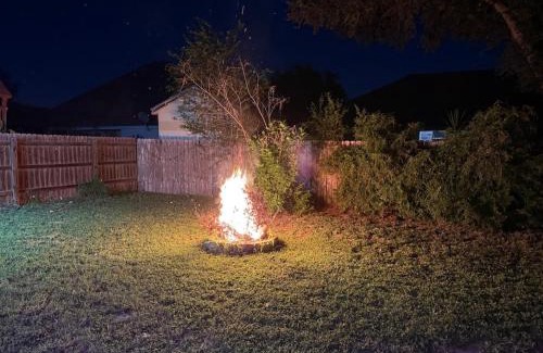 Alamo House | Cozy and close to everything