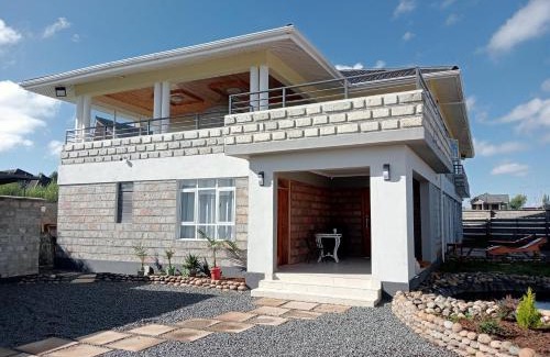Eldoret House | Cozy and Comfi Family Stay with Unique Private Room