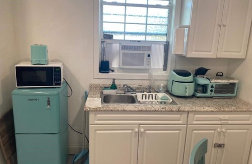 Town N County Park Apartment | Cozy and Comfy Suite - Perfect Location!