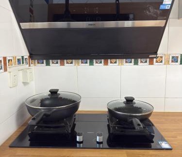 Jianwai Street Apartment | Cozy and Modern Condo near CBD and 2nd Ring Road, Changan Avenue with the view of CITIC Tower