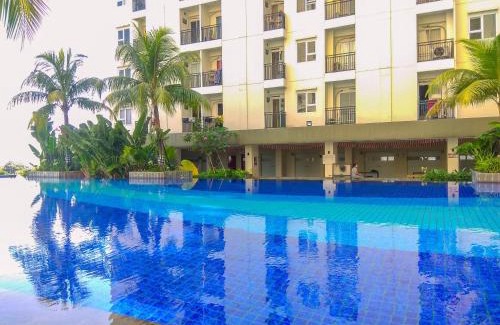 Depok Apartment | Cozy and Simple Living Studio Apartment at Cinere Resort By Travelio