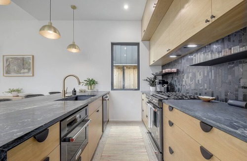 Chestnut House | Cozy and Spacious 2BD 2BR Sanctuary
