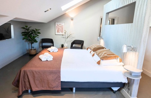 Oss House | Cozy and stylish room near Oss highlights, with free parking and fast WiFi for a comfortable and convenient stay.