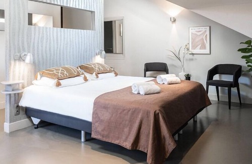Oss House | Cozy and stylish room near Oss highlights, with free parking and fast WiFi for a comfortable and convenient stay.