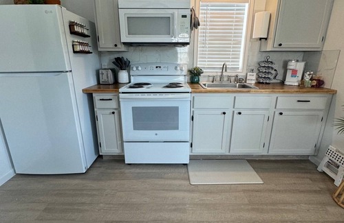 Onalaska Cabin | Cozy and updated 1 bed cabin minutes from Lake Livingston Texas!