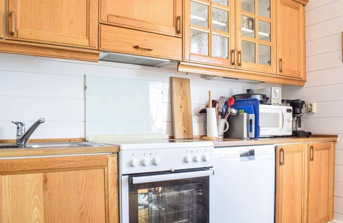 Lindas House | Cozy and well equipped cottage in the small fjord village of Molvik, located only 150 m.