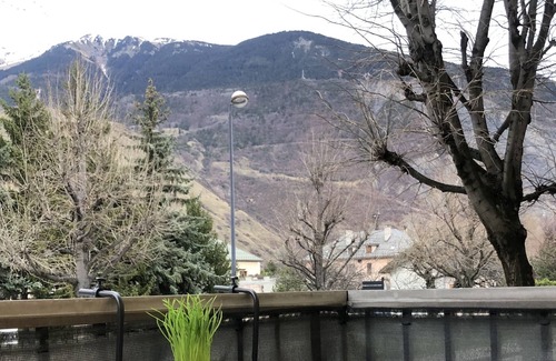 Saint-Jean-de-Maurienne Apartment | Cozy apartment near the train station